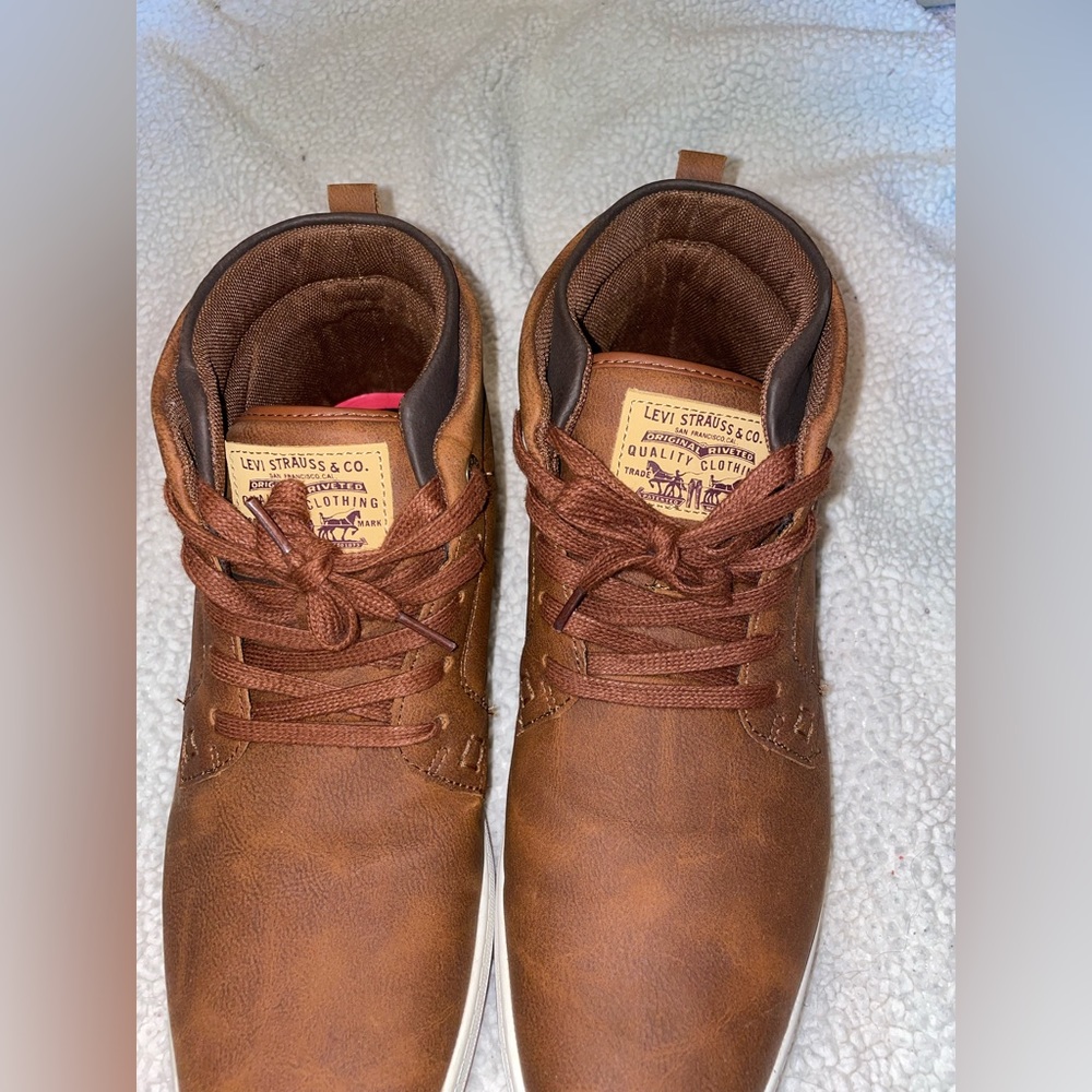 Brand new Levi’s comfort men shoe size 11